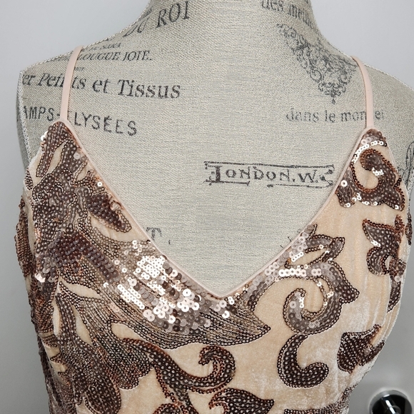 Blush sequin mermaid gown - Picture 11 of 16